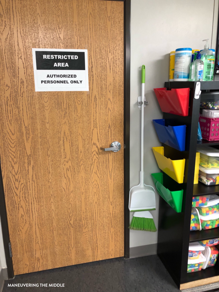 Enjoy a classroom tour from a teacher who has been teaching for 15 years. In this post, you will learn valuable classroom ideas for strategic set up. | maneuveringthemiddle.com